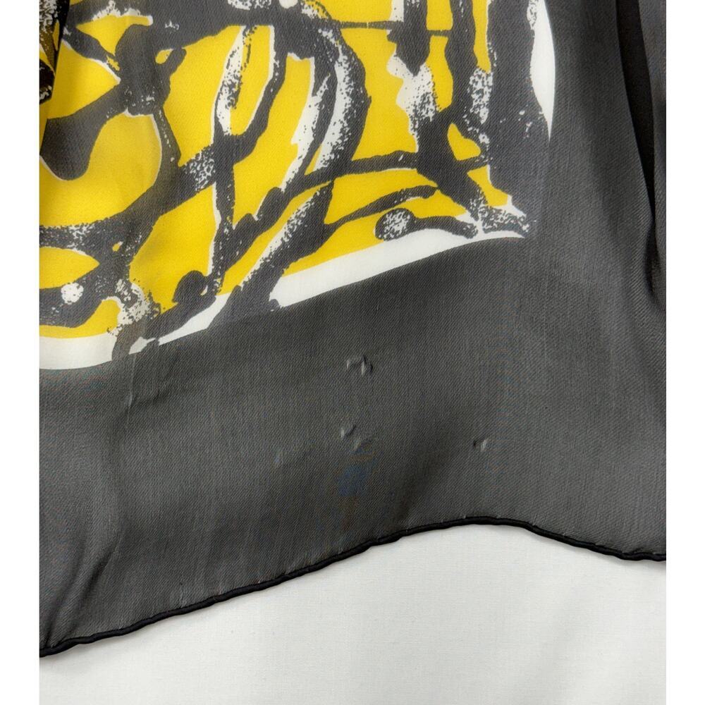 Gucci silk chiffon scarf in yellow and black with a geometric print 25"x70" - Picture 11 of 11